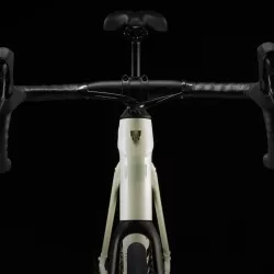 Trek Domane AL 4 Gen4 kerékpár Trek Domane AL 4 Gen4 kerékpár