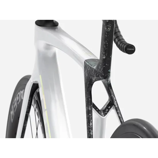 Trek Madone SL 6 AXS Gen8 kerékpár