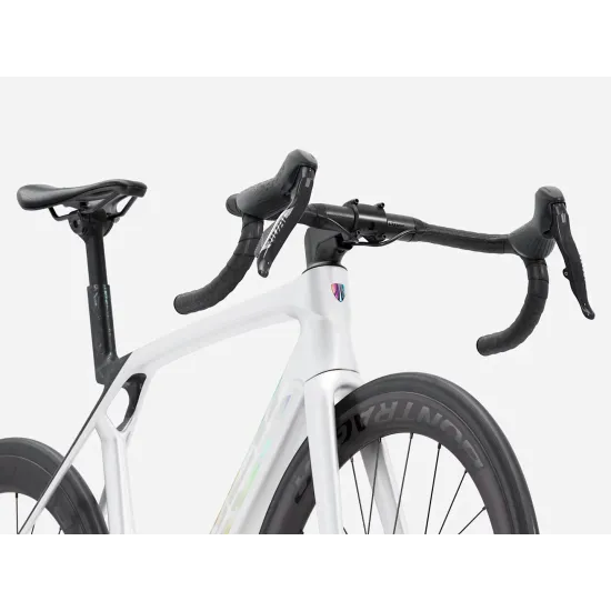 Trek Madone SL 6 AXS Gen8 kerékpár